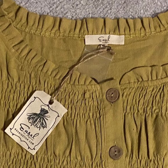 Easel Ruffled Semi-Button Top - Picture 2 of 4